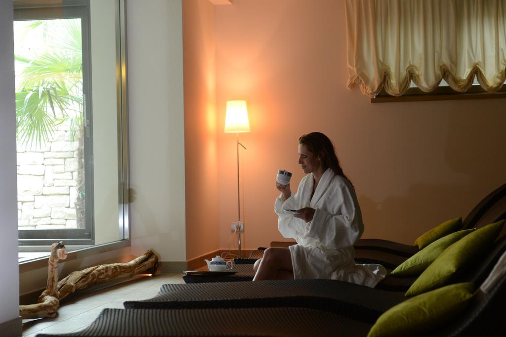 Hotel Ambassador Levico Terme Dış mekan fotoğraf