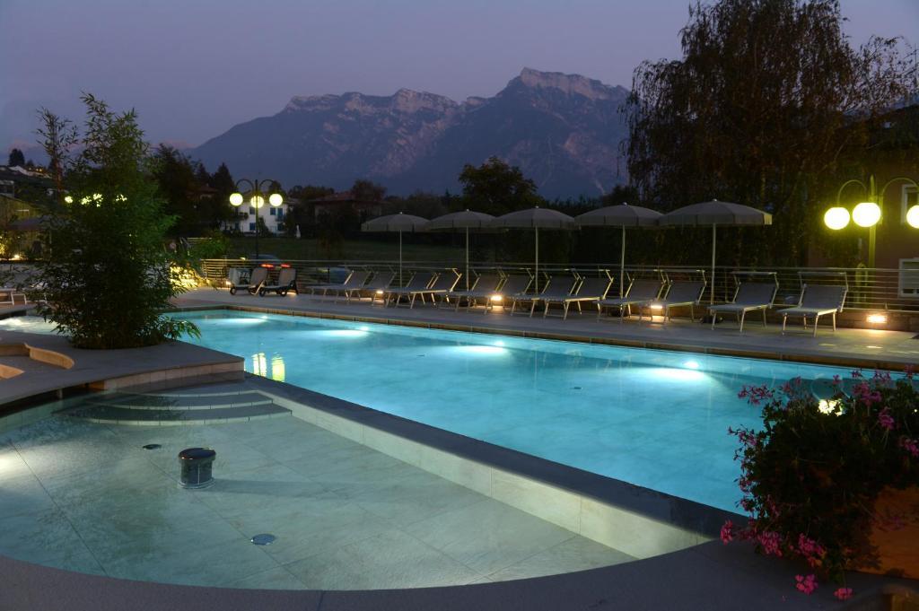 Hotel Ambassador Levico Terme Dış mekan fotoğraf